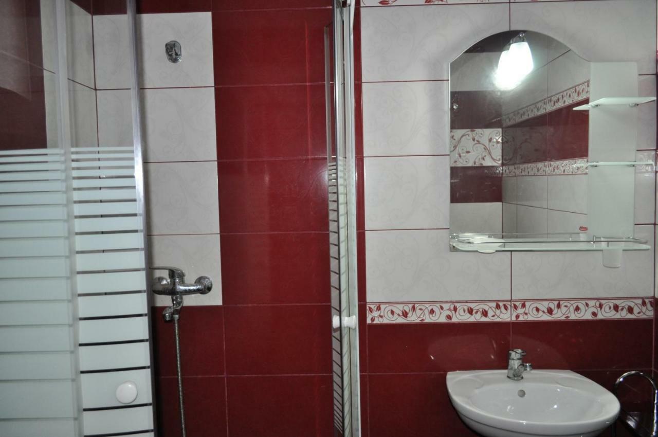 Vila Teoharie Ocnele Mari Exterior foto